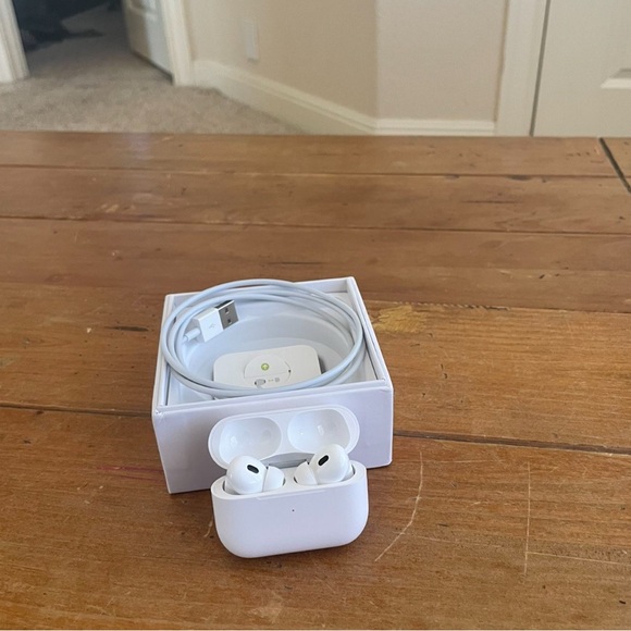 AirPod pros 2 gen (3) .